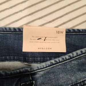 18W NYDJ Ami Skinny Capri Indigo